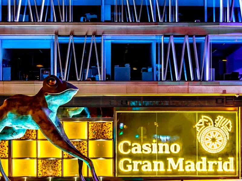 Entrada del Casino Gran Madrid de Colon
