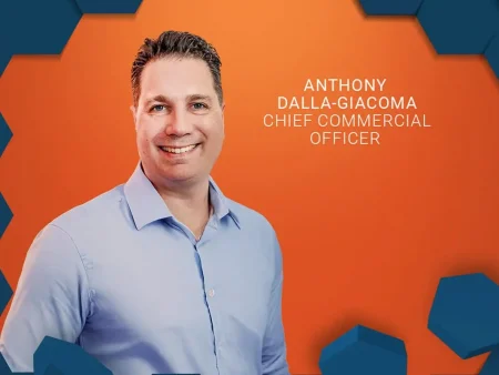 Anthony Dalla-Hamoma se une al liderazgo como director comercial principal