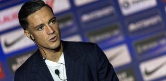 Cerezo insiste y da por cerrado "un magnífico mercado de fichajes" 2 El delantero italiano firmó hasta 2030 y destacó la confianza de Simeone y el recibimiento del vestuario.