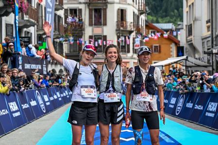 El podio femenino de la OCC 2023, con Toni McCann como vencedora