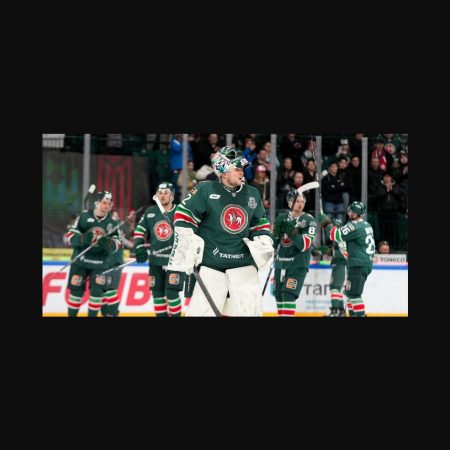 Predicción y análisis: La batalla entre Ак Барс y Автомобилист en el Torneo de Memorial N. Puchkov 2025