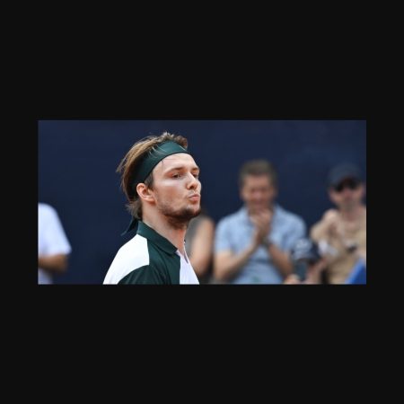 Predicción deportiva 2025: Alexander Bublik vs Tristan Skulkeit, ¿quién dominará en su próximo enfrentamiento?