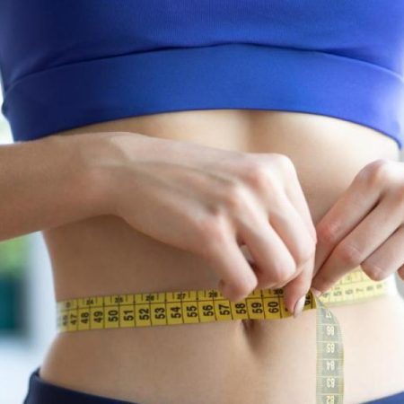 Ni correr ni andar en bici: este ejercicio casero reduce más grasa abdominal