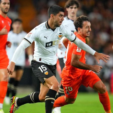 Cenk Özkacar, a un paso del Colonia