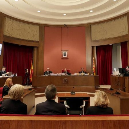 Una empleada del hogar pide la baja para dejar de trabajar y se la deniegan: la Justicia determina que tiene razón