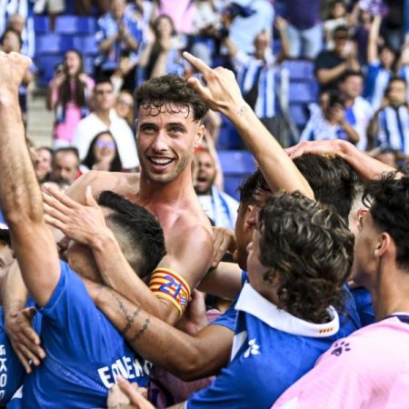 Con la ilusión por bandera