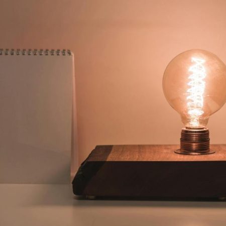 Precio de la luz hoy martes 19 de agosto por franjas y tramos: ¿Cuándo es más barata?