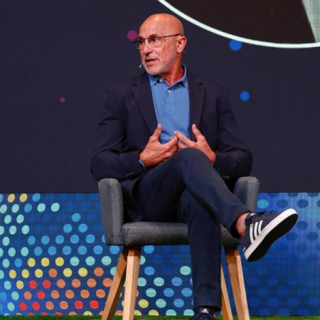 De la Fuente abre la puerta a Joan Garcia: “Puede entrar perfectamente”