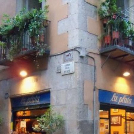 The Guardian lo llama “el mejor bar pequeño de Europa” y ha enamorado a Ferran Adrià y Jamie Oliver