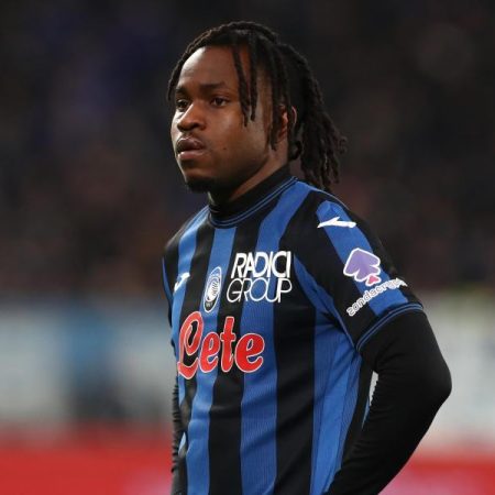 Lookman mantiene el pulso con el Atalanta y se arriesga a una sanción 