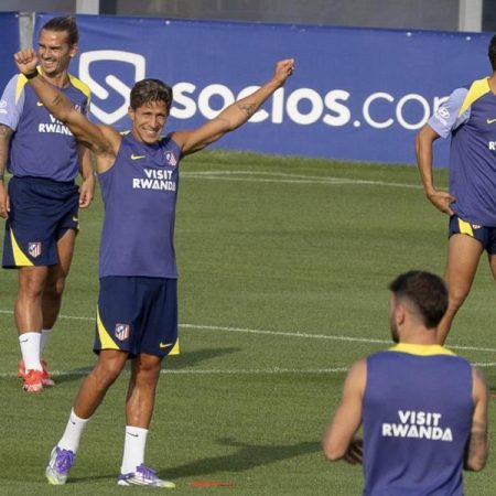 El Atlético completó la última sesión antes de viajar a Newcastle