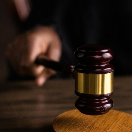 A prisión un hombre por emborrachar a su mujer para que otros la violaran