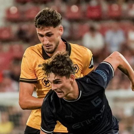 El Girona vence al Wolves en el Trofeu Costa Brava