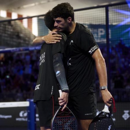 Golpe sobre la mesa de Tapia y Coello