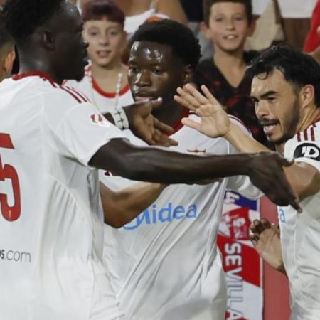 2-2: El Sevilla de Almeyda se adjudica el trofeo Antonio Puerta en los penaltis (4-1)