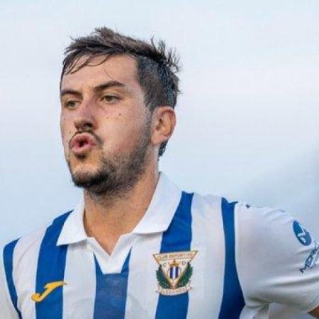 Javi Hernández se marcha cedido al Al-Arabi catarí