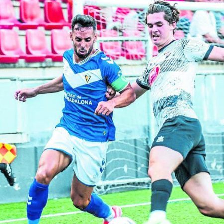 El Badalona consigue el pase