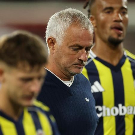 Mourinho pierde en el añadido y peligra su continuidad en la Champions