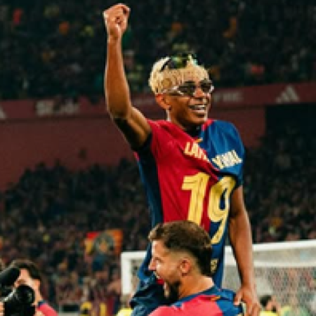 Lamine homenajea a su “capitán” Iñigo con una foto de despedida