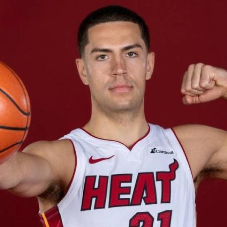 Cole Swider, un gran tirador con experiencia NBA para el Anadolu Efes