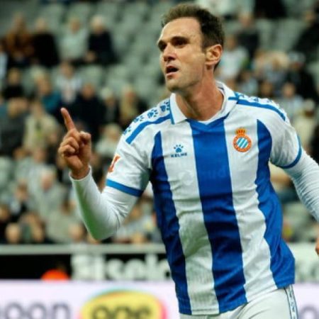 2-2: El Espanyol planta cara al Newcastle y sonríe ante el debut liguero