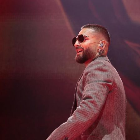 Maluma paraliza su último concierto y abronca a una asistente con su bebé: “¿Cree que es una buena idea?”