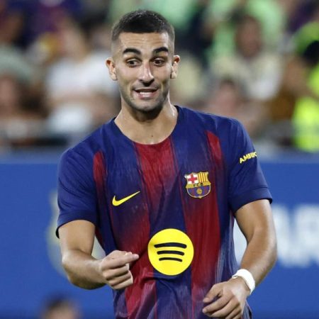 Ni Ferran se quiere mover ni el Barça le abre la puerta