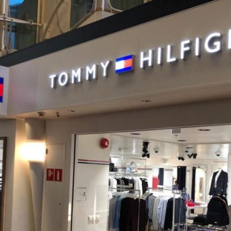 ¿Un polo Tommy Hilfiger al 57% de descuento? Sí, existe, y está a punto de agotarse en Amazon
