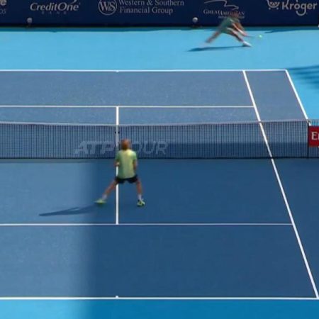 El puntazo de Alcaraz en Cincinnati que está dando la vuelta al mundo: “¿Qué hiciste?”