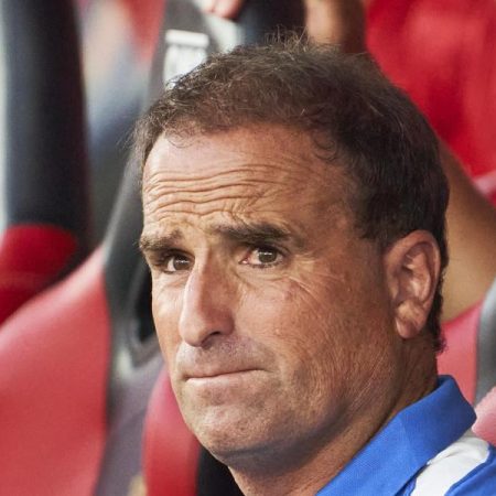 Arrasate: “La semana pasada los árbitros nos dijeron que si hay un golpe en la cabeza hay que parar”