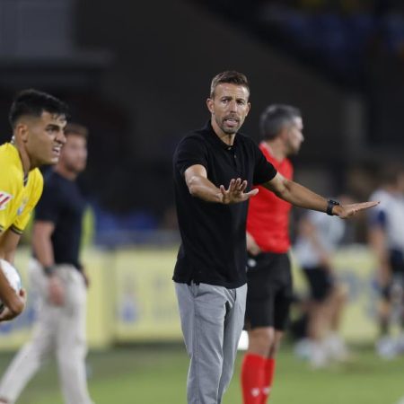 Luis García espera que su equipo tenga “personalidad” y sea “fiable” fuera de casa