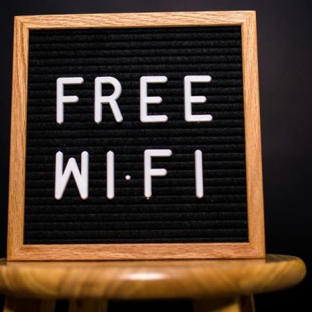 Un vecino se harta de que le roben el wifi y no dan crédito a lo que hace tras pillar al culpable: “Sé dónde vives y con quién”