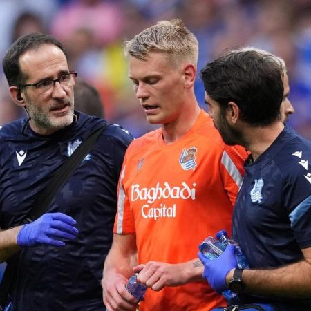 Doble contratiempo para la Real Sociedad: Aihen y Óskarsson se retiran lesionados en Oviedo