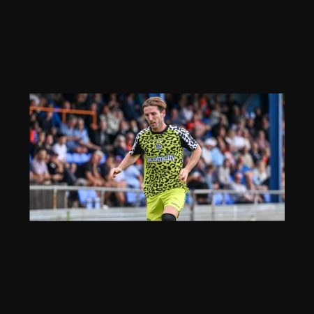 Previsión para el Partido: Forest Green Rovers se Impone a Morcam en la Juega del Año 2025