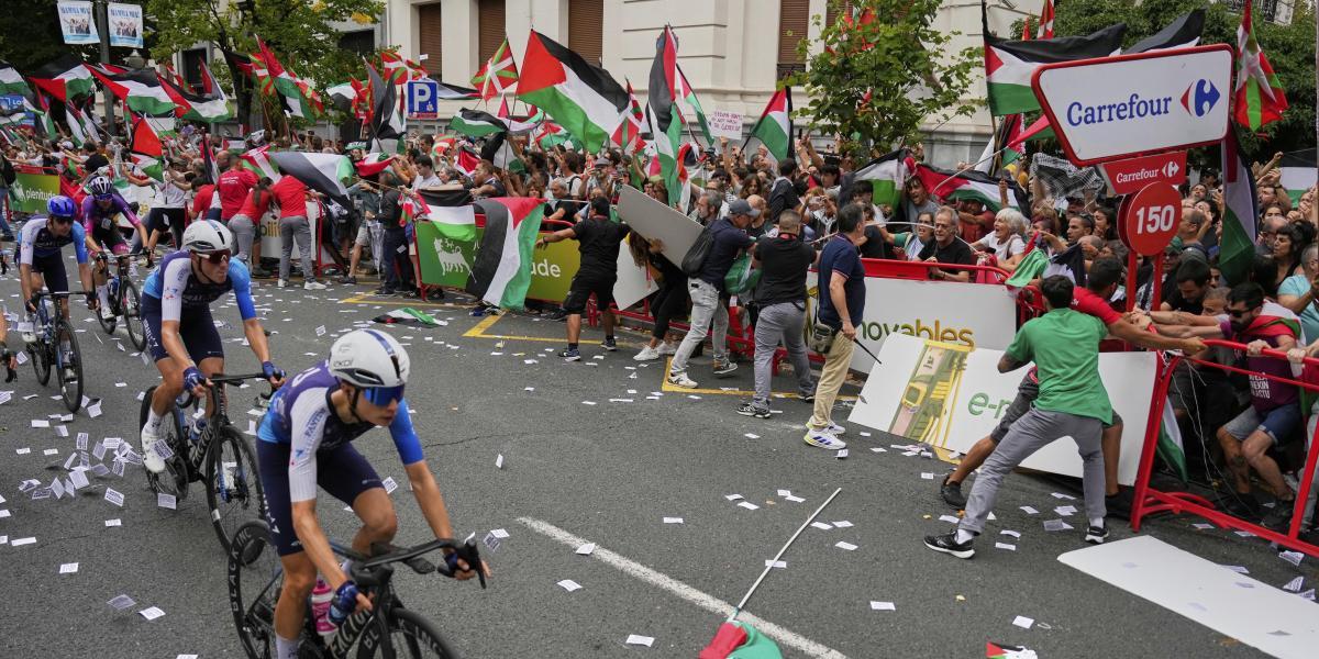 68b875dde40fd.r d.2490 1382 2432