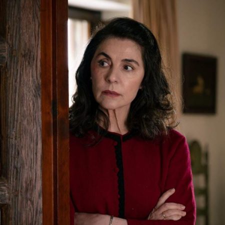 Avance del capítulo 393 de ‘Sueños de libertad’ que se puede ver este lunes en Antena 3: Gema comparte con los Merino una sospecha que podría cambiar su visión sobre don Pedro y Digna