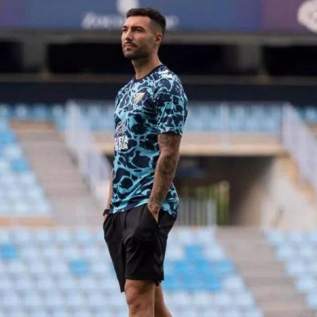 Álex Pastor, operado de su lesión en la rodilla derecha