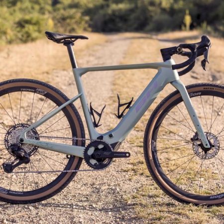 La nueva bicicleta eléctrica de gravel de BH instala el renovado Bosch Performance Line SX
