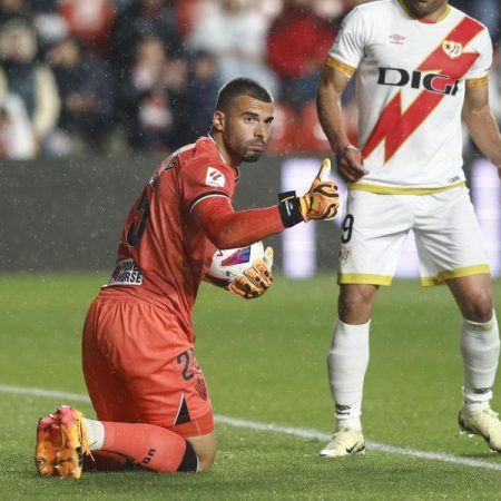 El Almería traspasa a Luis Maximiano