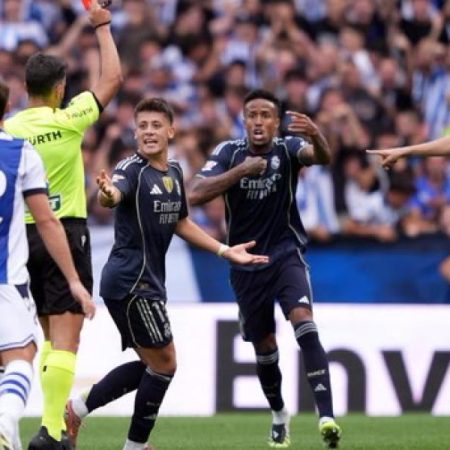 Así explicó el árbitro en el acta la roja directa a Huijsen