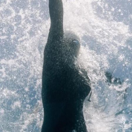 La nadadora Natalie Pohl quiere rodear Ibiza a nado por primera vez en la historia