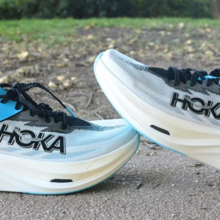 Hoka Rocket X3: una superzapatilla más accesible para los corredores de maratón
