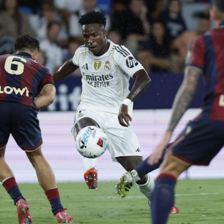 Vinícius, sobre su gol con el exterior: “Modric me enseñó; le echamos de menos”