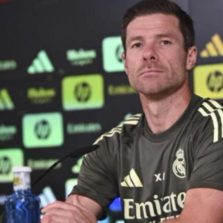 Rueda de prensa de Xabi Alonso en la previa del partido en Kazajistán