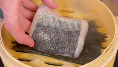 El chef Alfredo Vozmediano revela sus métodos favoritos para cocinar pescado, desde la tempura hasta el confitado