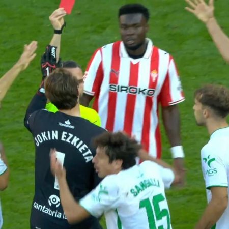 Escándalo arbitral en el Sporting – Racing: ¡El árbitro pita el final y anula un tanto decisivo!