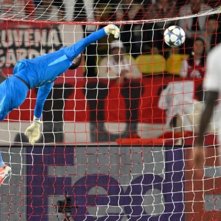 El Mónaco de Fati se estrella ante Vicario