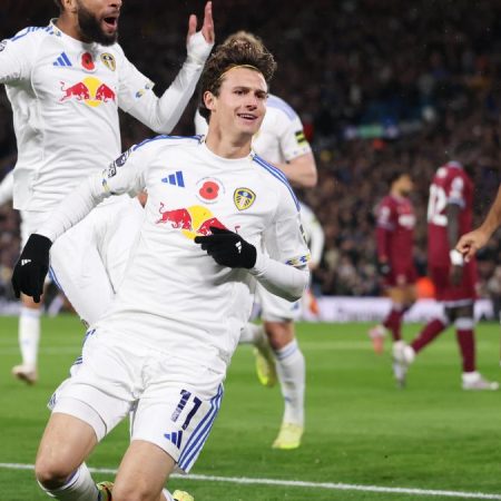 El Leeds reacciona y hunde al West Ham de Nuno