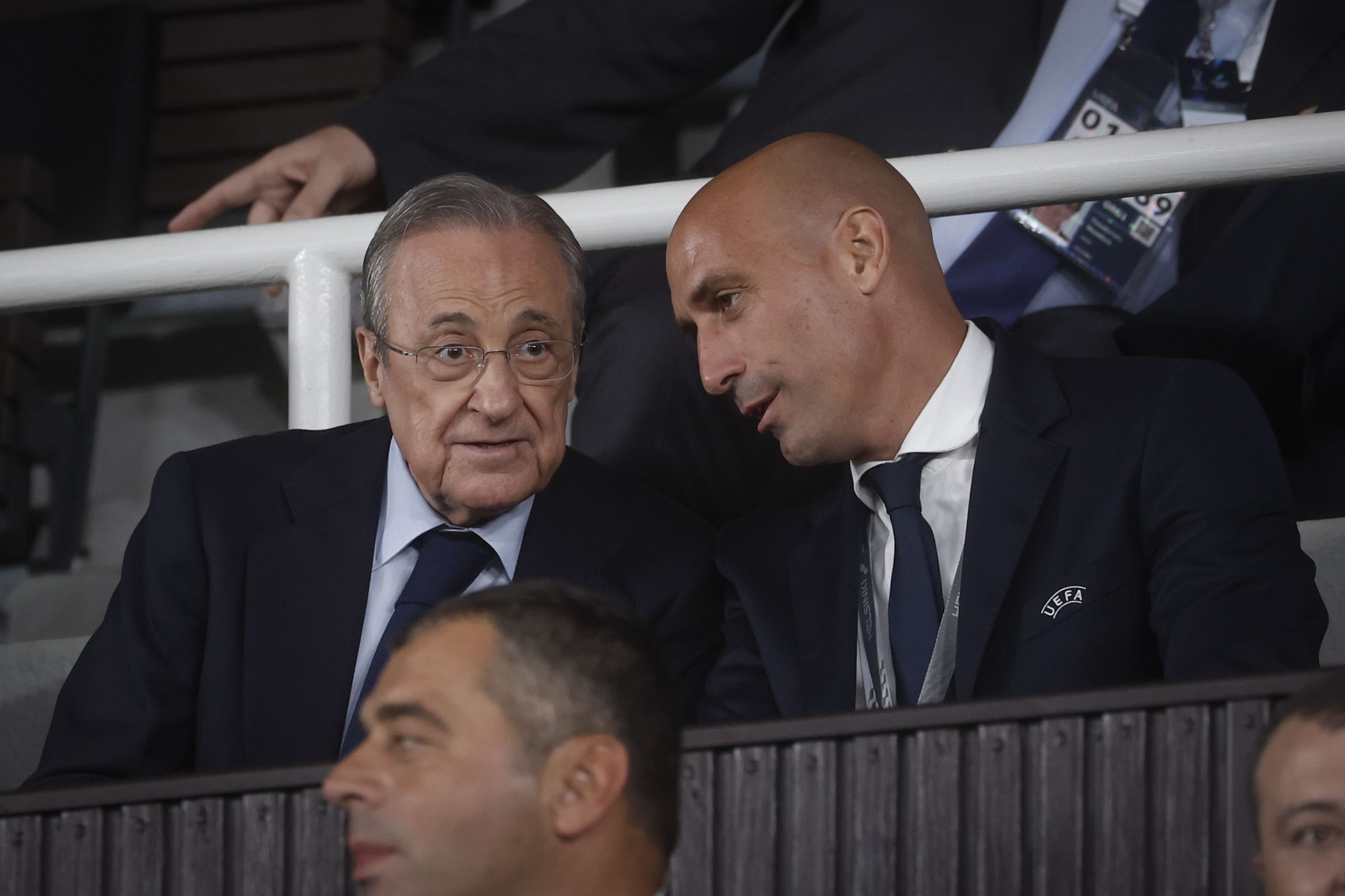 62f406e9b600f scaled