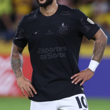 Memphis Depay en Brasil: La Vida de Lujo del Jugador Mejor Pagado del Brasileirao